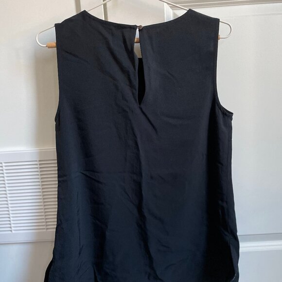 Banana Republic Black Sleeveless Top - Picture 2 of 3